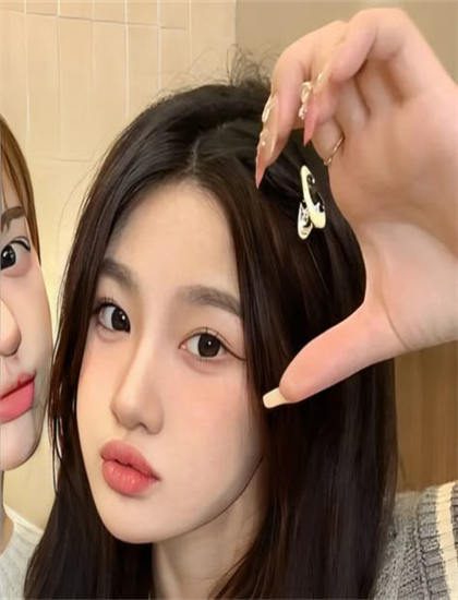 嘿！那小孩儿电影与电视剧比较：媒介差异与叙事特点